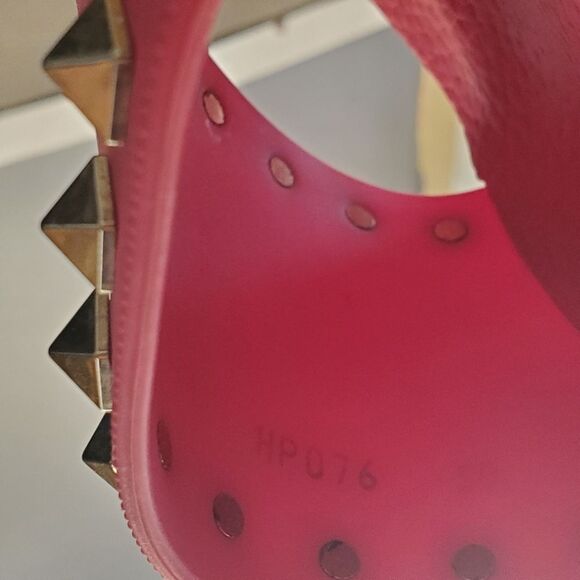 Valentino Garavani Rockstud Pool Slide Sandals Fuschia Pink Gold Stud 39 US 9 - Picture 8 of 13